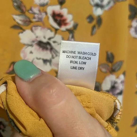 Alice Blue | blouse, EUC medium, like new. - Picture 11 of 11